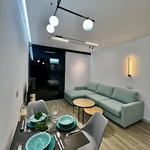 Apartment Deluxe Bllok, Tirana