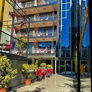Hotell Elysee, Tirana
